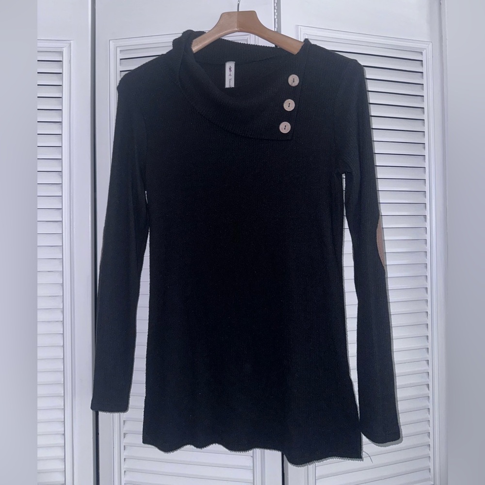Black comfy sweater